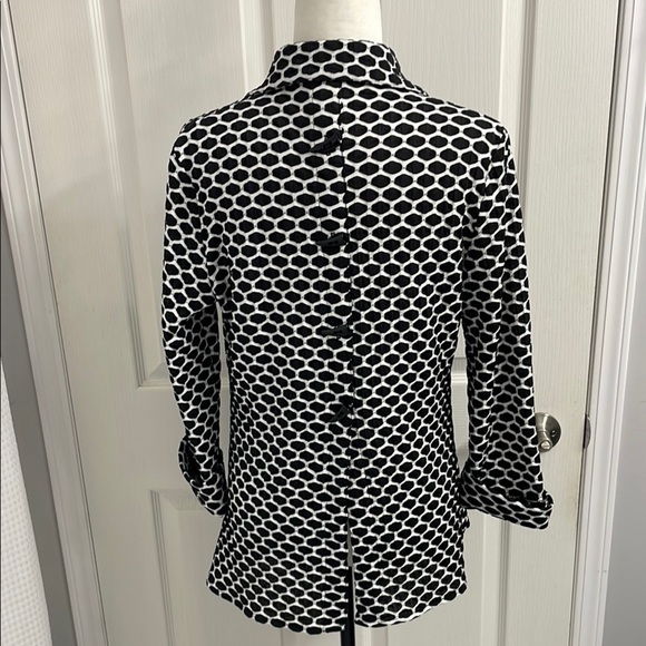 Joseph Ribkoff Black/White Patterned Jacket/Top Collar Button Down Front  Size 6 - Picture 6 of 9